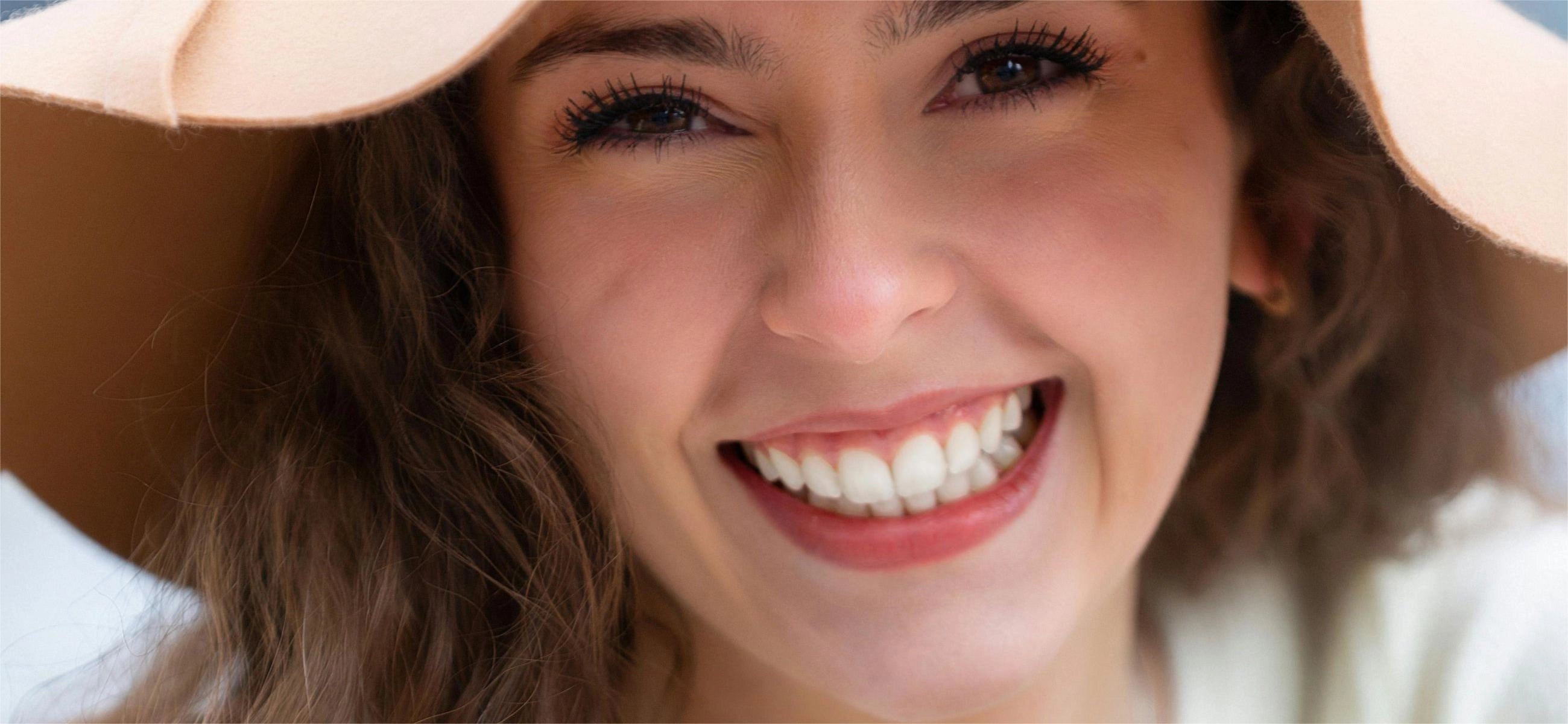 Swollen Gums – What You Can Do (9 Home Remedies)