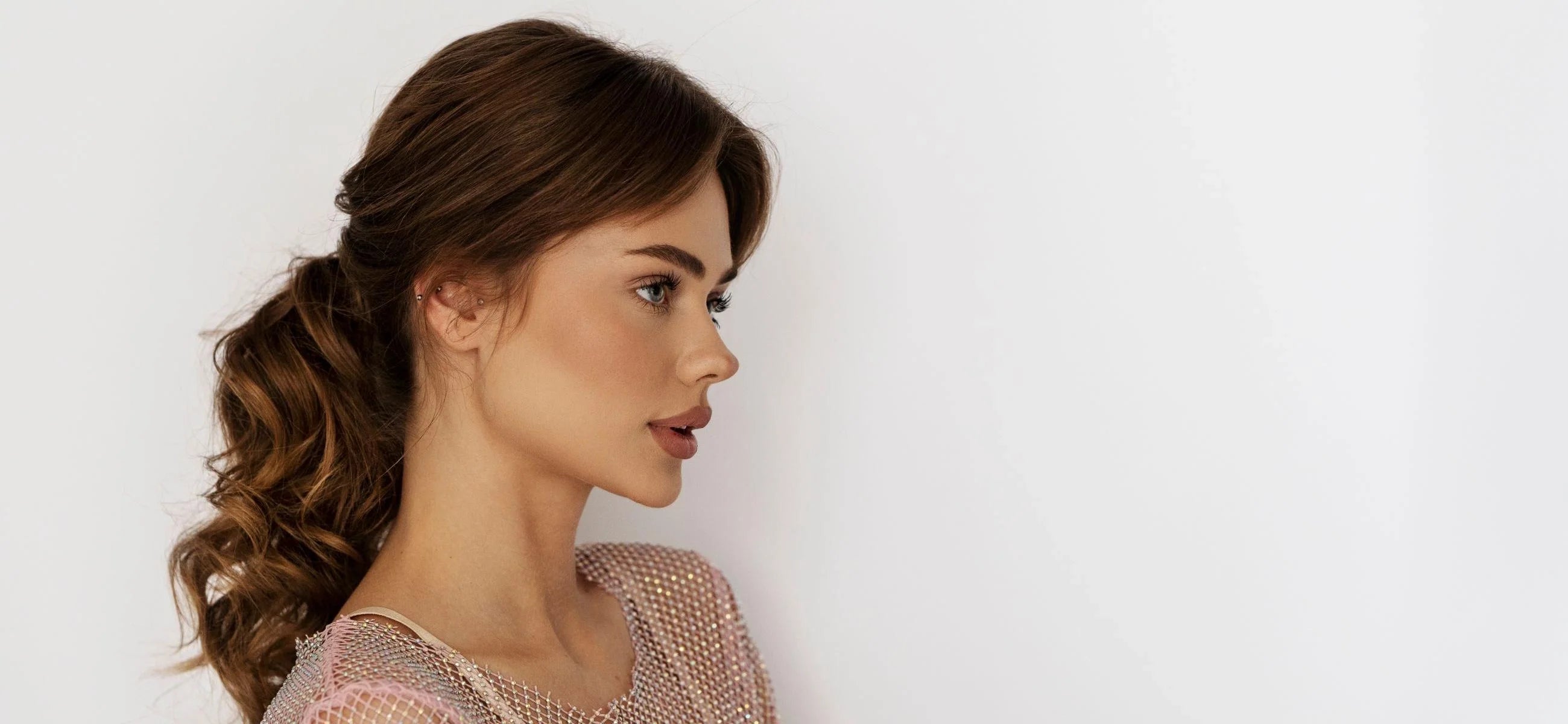 Bølget hår-rutine for begyndere: Nemme trin til ubesværede bølger