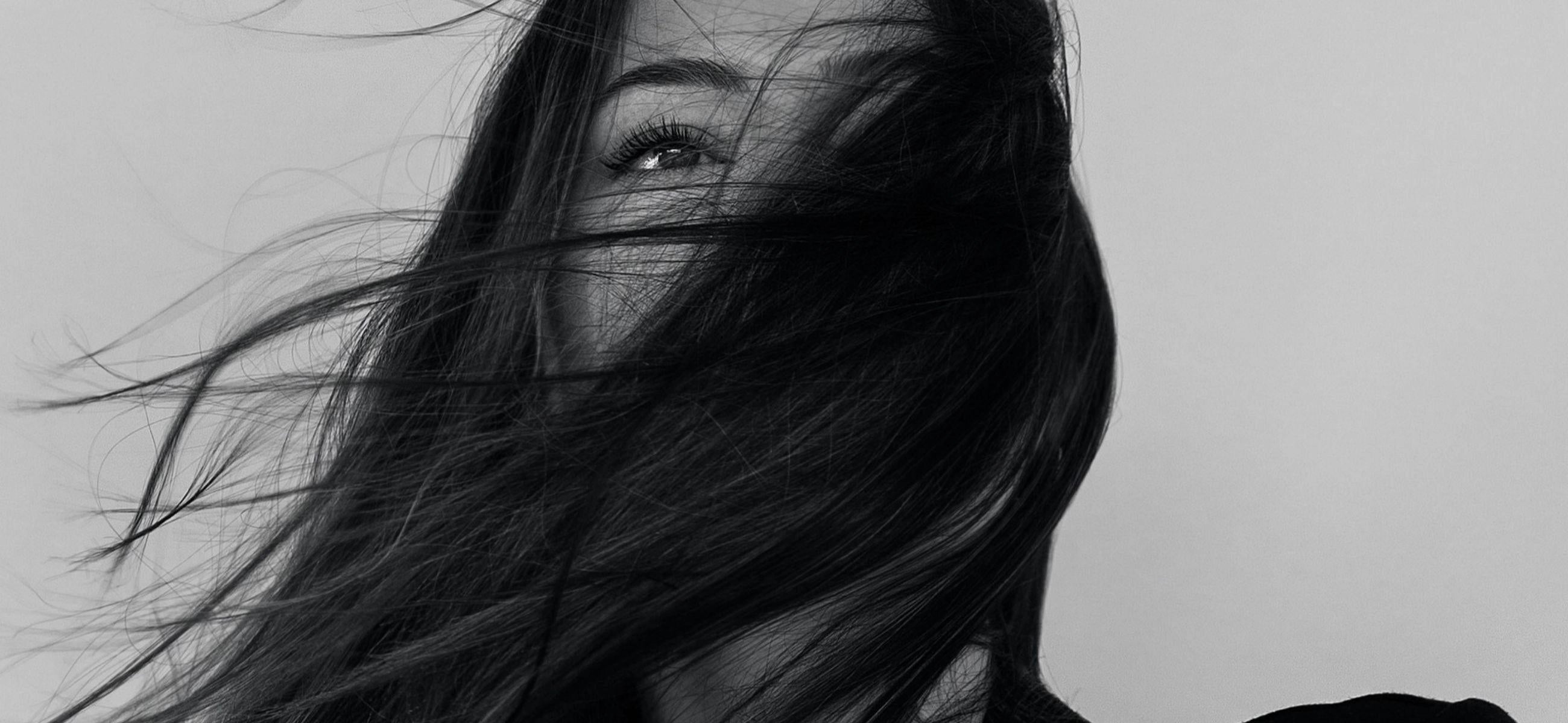 La mejor forma de secarse el pelo: por qué es importante un secado adecuado