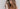 Fotografia com zoom que mostra o cabelo com tendência para a quebra