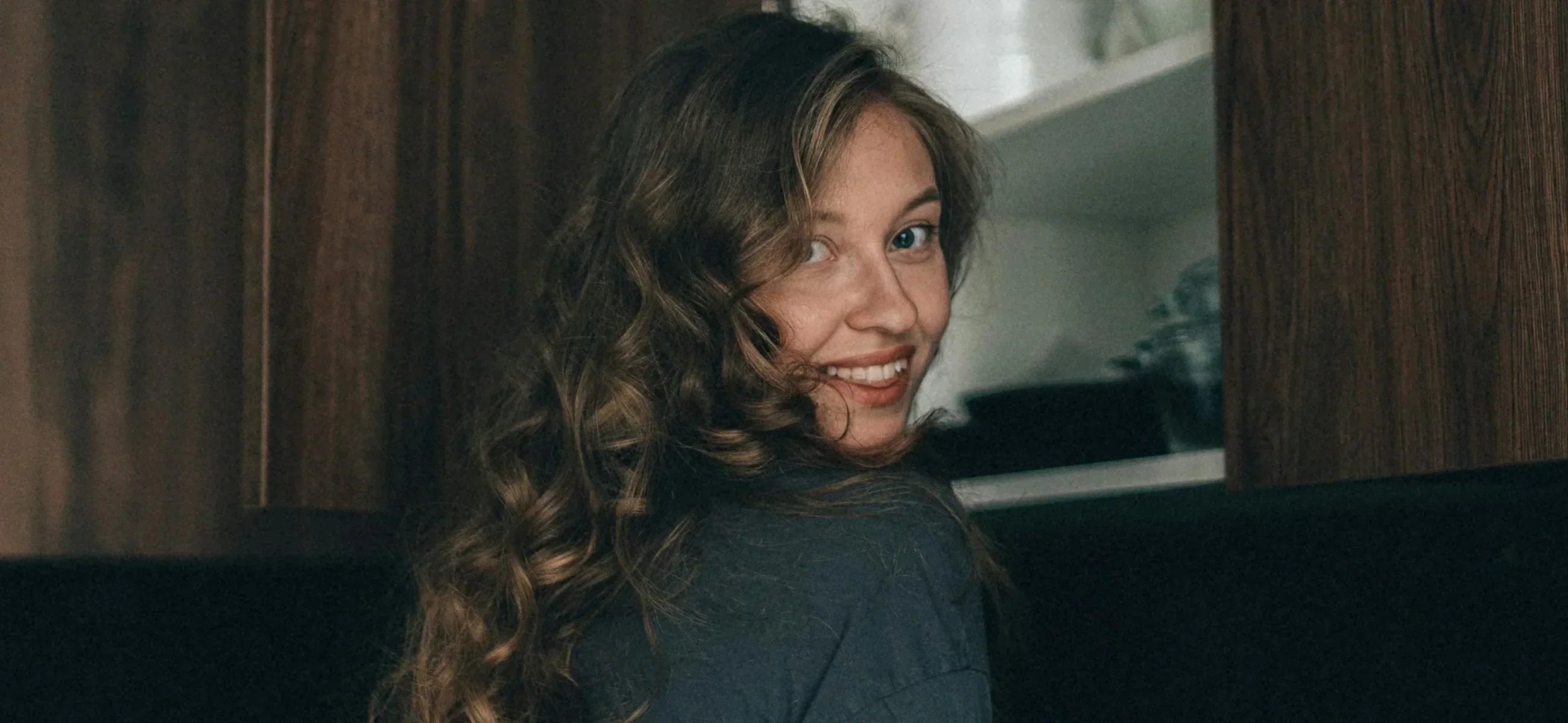 How to Curl Hair with a Straightener?