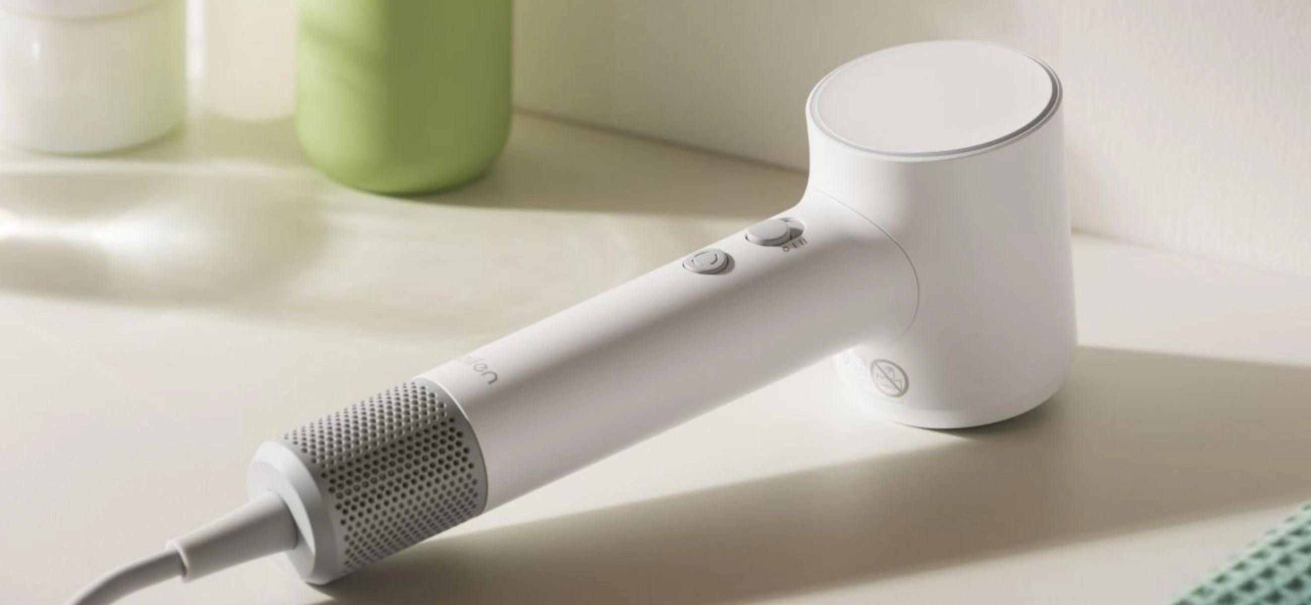 What Is a Diffuser Hair Dryer? Laifen Swift with diffuser