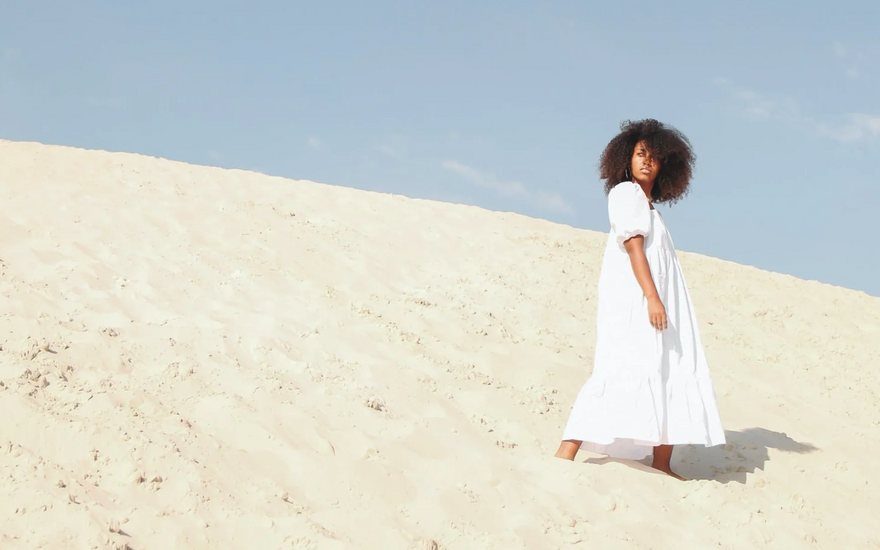 Pourquoi mes cheveux sont-ils si secs ? 10 conseils pour réparer vos cheveux secs et abîmés