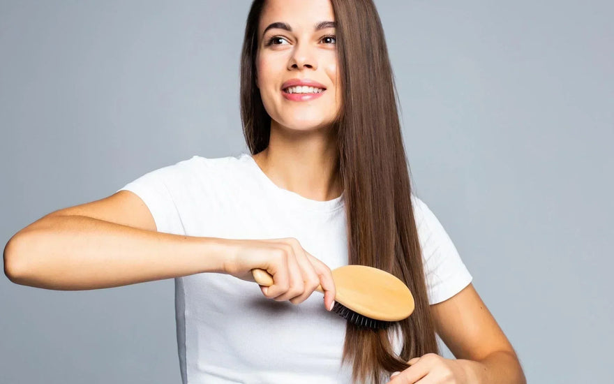 Como alisar o cabelo: Secador de cabelo vs. chapinha