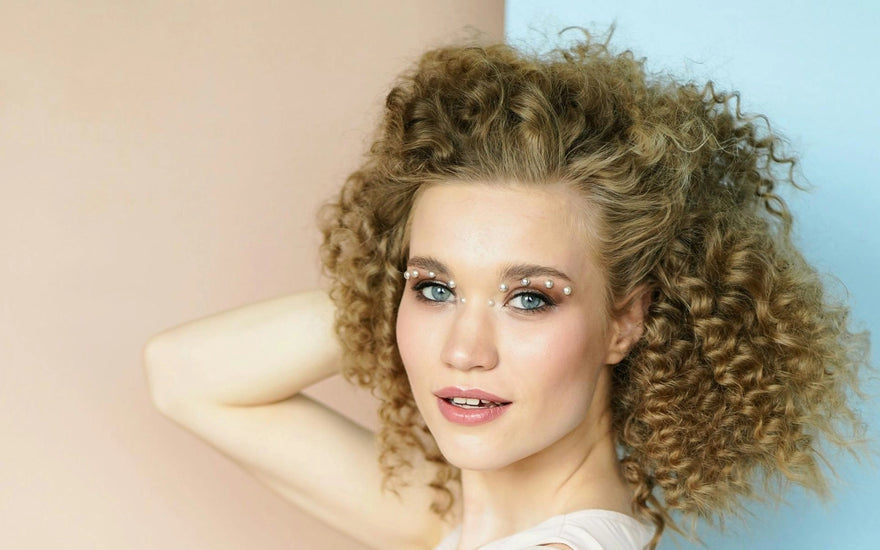 Cuidados com o Cabelo Encaracolado: Hidratação, proteção e dicas de cuidados DIY